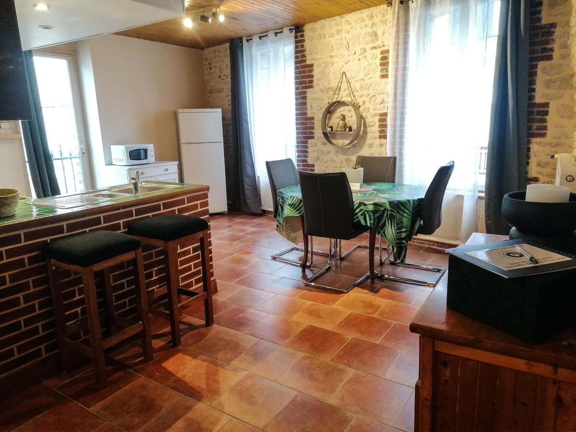 Gite A Sees Avec Garage Prive En Centre Ville חדר תמונה